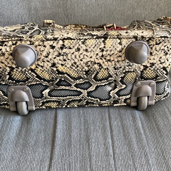 Brand New Kathy Van Zeeland Carry on - Picture 5 of 11